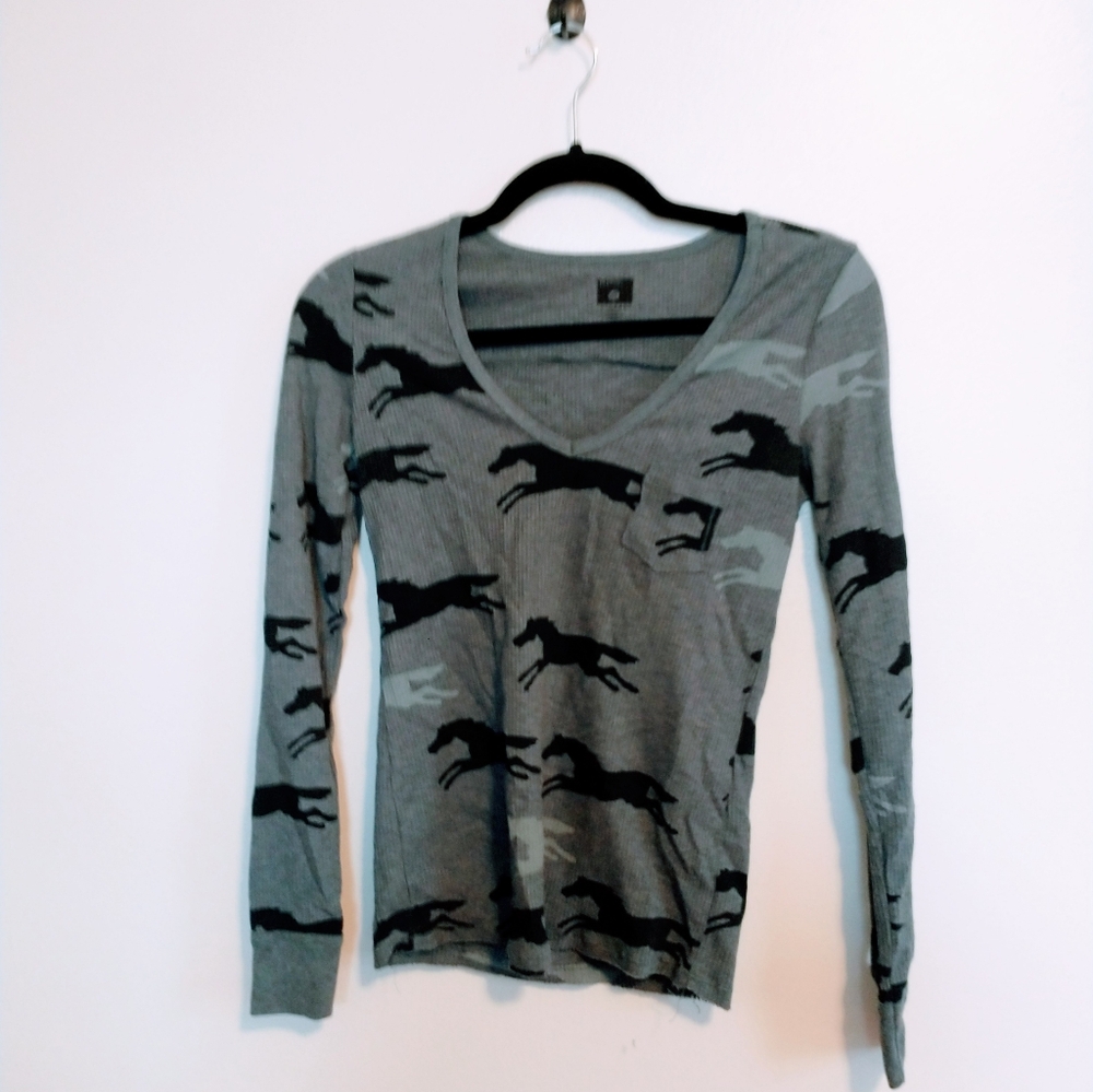 BDG horse camo waffle long sleeve grey top with v neck and breast pocket, size s